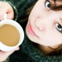 コーヒーの飲み過ぎが肌荒れの原因に？
